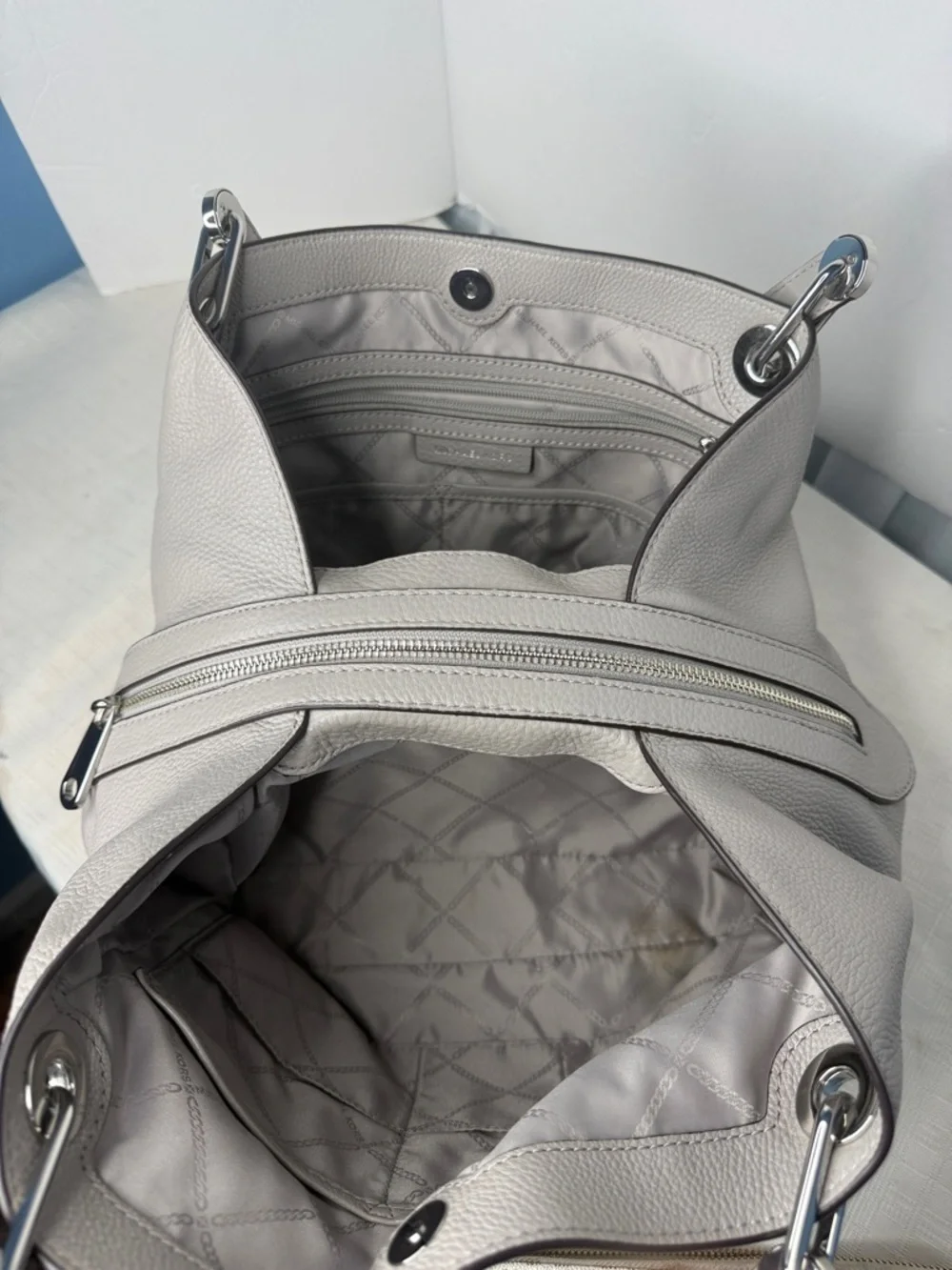Michael Kors Raven Large Pebbled Leather Tote, Pearl Grey Bag /Wallet set.